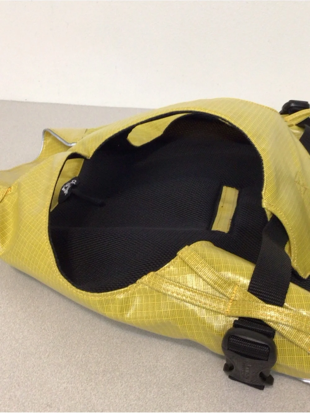 KURGO HALIFAX Dog Water-Resistant Yellow Rain Jacket for LARGE DOGS UNWORN